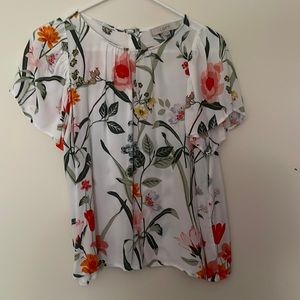 Loft size medium floral top with button back